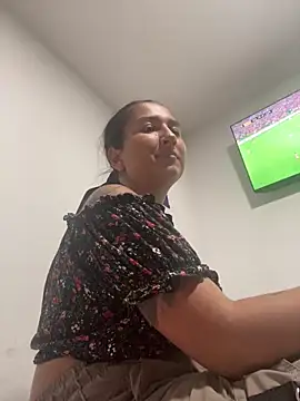 luna asss online show from May 7, 2026, 1:44 am
