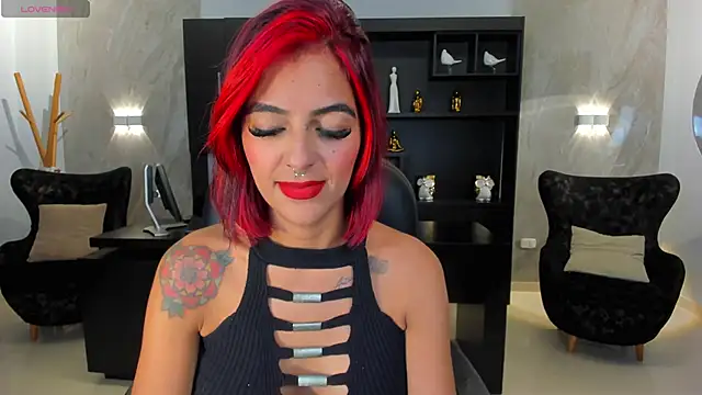 Snapshot of VictoriaMilan_ chatting on January 27, 2025, 12:22 am VictoriaMilan online show from January 27, 2025, 12:22 am