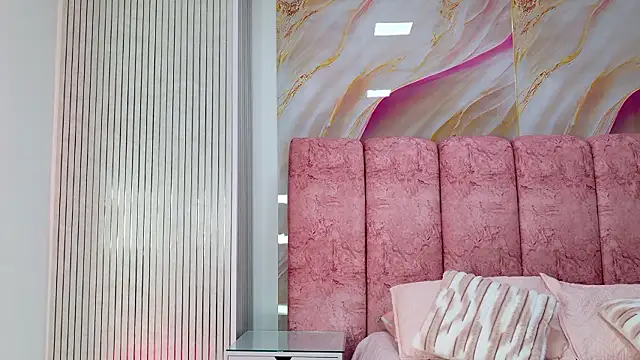 kendal rossi online show from February 4, 2026, 12:00 pm