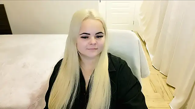 lovely-eyes online show from December 12, 2024, 1:32 am