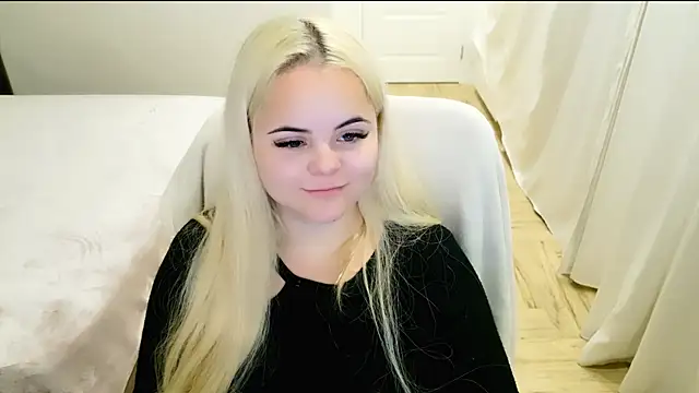 lovely-eyes online show from March 18, 2025, 9:32 pm