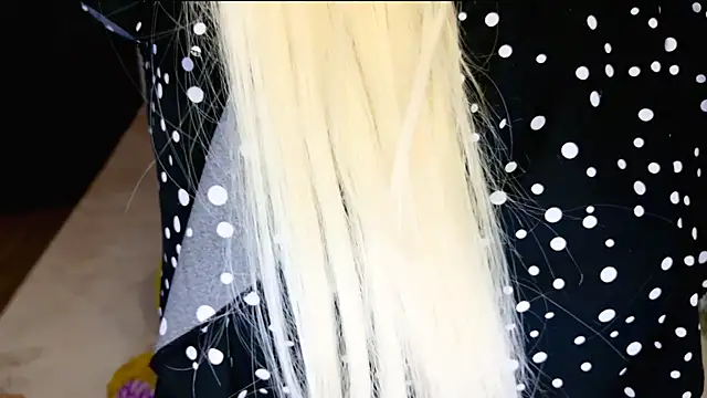 Snapshot of lovely-eyes chatting on March 4, 2026, 6:14 pm lovely-eyes online show from March 4, 2026, 6:14 pm