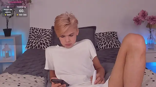 Felix Rey online show from February 4, 2025, 1:23 am