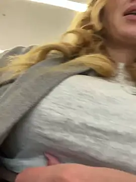 Sweet   Emily online show from September 18, 2025, 1:46 pm