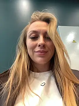 Sweet   Emily online show from October 3, 2025, 1:52 pm