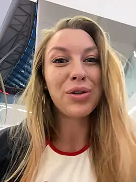 Sweet   Emily online show from November 18, 2025, 1:37 pm