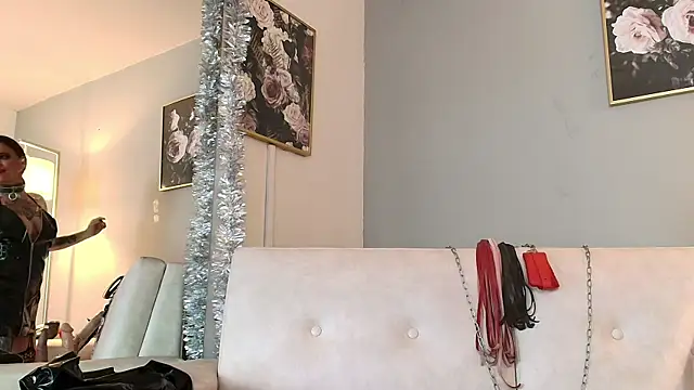 MorganaCrowley online show from December 29, 2024, 2:10 pm