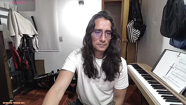 Snapshot of RustyGray chatting on July 30, 2026, 11:37 pm RustyGray online show from July 30, 2026, 11:37 pm