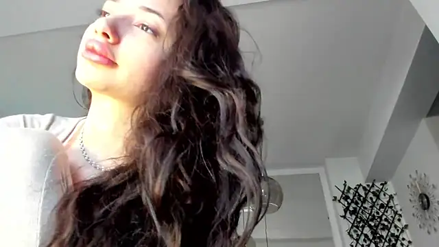 IreneVON online show from March 14, 2025, 5:05 am