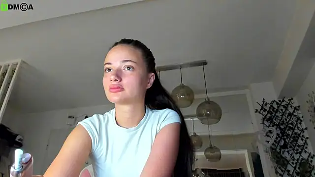 Snapshot of IreneVON chatting on June 12, 2026, 3:27 am IreneVON online show from June 12, 2026, 3:27 am