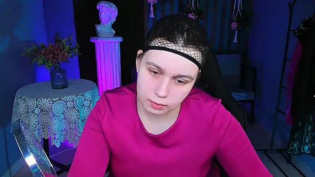 FioraMarmoris online show from February 8, 2025, 2:38 pm