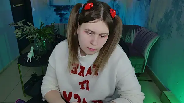 FioraMarmoris online show from February 9, 2025, 11:25 am