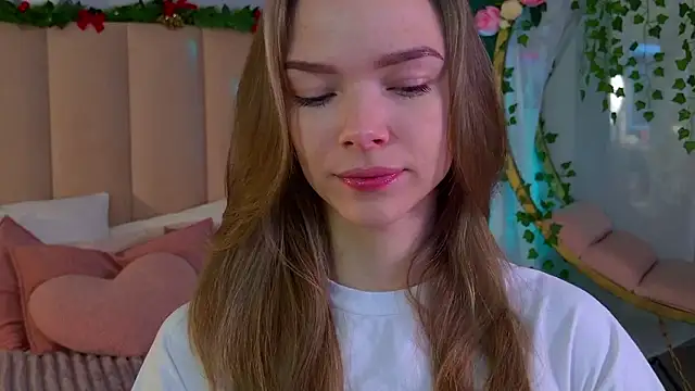 Eva Natsumi online show from December 17, 2024, 8:12 am