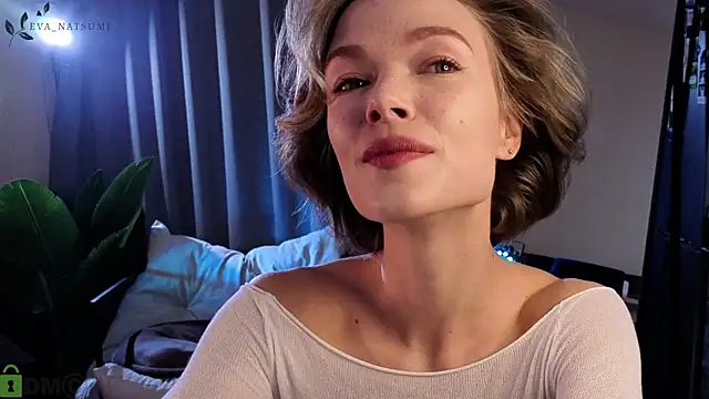 Eva Natsumi online show from September 17, 2025, 5:03 pm