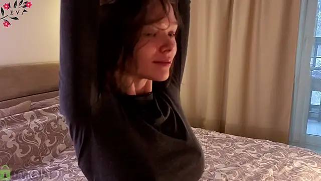 Eva Natsumi online show from March 31, 2026, 3:34 pm