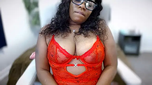 selena42 online show from November 1, 2025, 5:31 am