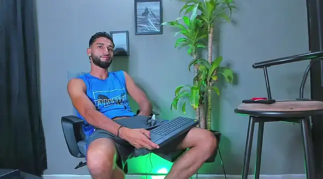 Snapshot of Damian_022 chatting on February 15, 2025, 12:37 am Damian 022 online show from February 15, 2025, 12:37 am