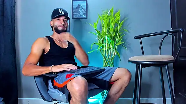 Snapshot of Damian_022 chatting on March 16, 2026, 12:31 pm Damian 022 online show from March 16, 2026, 12:31 pm