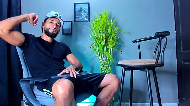 Snapshot of Damian_022 chatting on March 29, 2026, 3:01 pm Damian 022 online show from March 29, 2026, 3:01 pm