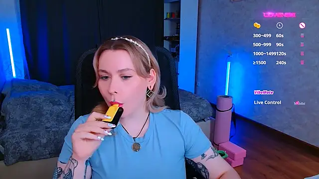 Snapshot of Blueberry-baby chatting on December 1, 2024, 11:47 pm Blueberry-baby online show from December 1, 2024, 11:47 pm