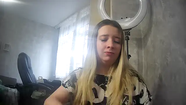 Snapshot of ViolaCandy chatting on October 30, 2025, 4:58 am ViolaCandy online show from October 30, 2025, 4:58 am