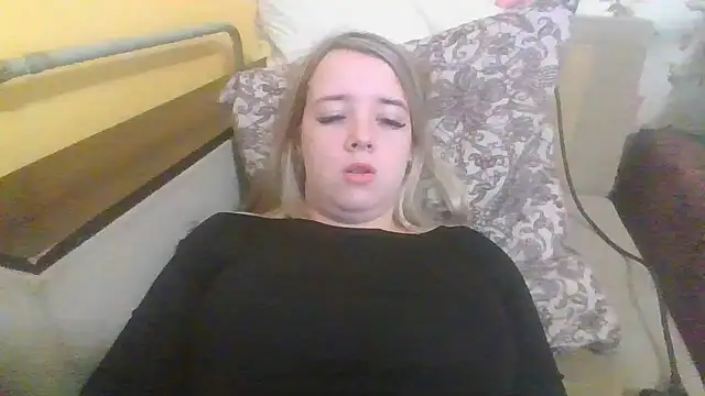 ViolaCandy online show from July 17, 2026, 6:31 am
