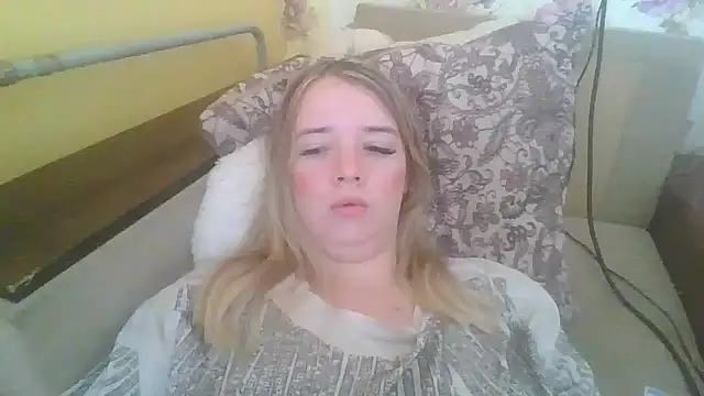 ViolaCandy online show from July 23, 2026, 4:10 am
