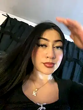 Snapshot of KittyRous chatting on December 4, 2024, 7:28 am KittyRous online show from December 4, 2024, 7:28 am