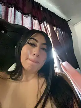 Snapshot of KittyRous chatting on December 13, 2024, 4:22 am KittyRous online show from December 13, 2024, 4:22 am