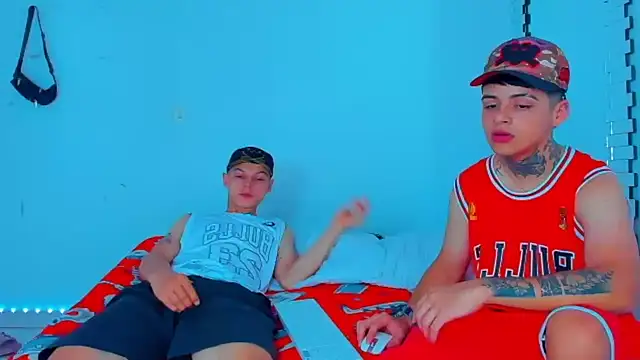 HOT boy2025 online show from December 18, 2024, 6:35 pm