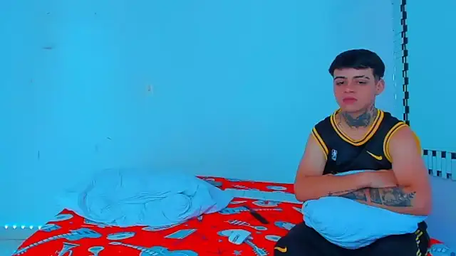 HOT boy2025 online show from January 11, 2025, 6:12 pm