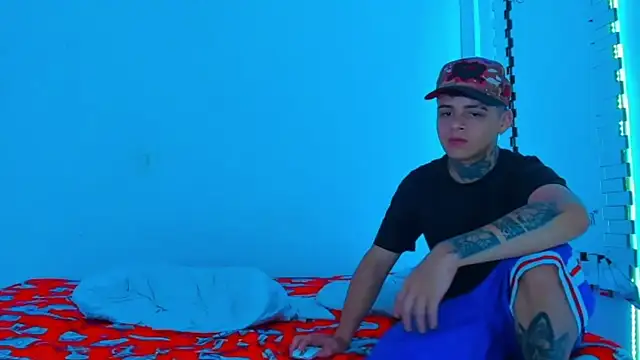 HOT boy2025 online show from February 11, 2025, 10:18 pm