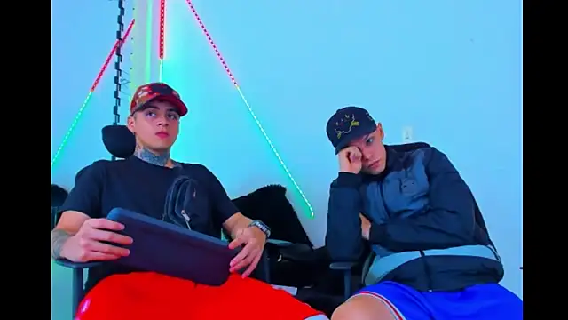 HOT boy2025 online show from September 14, 2025, 5:17 am