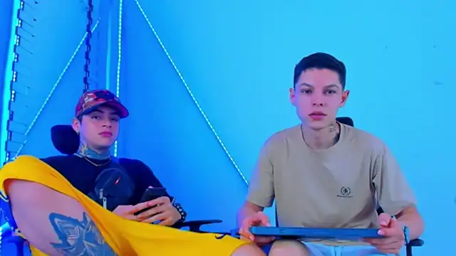 HOT boy2025 online show from October 21, 2025, 1:28 am