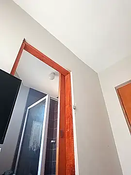 Mayo01  online show from October 16, 2025, 5:08 am