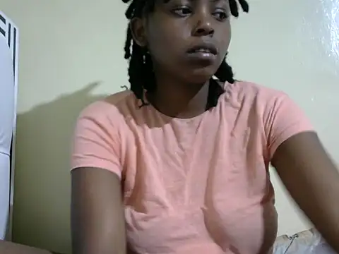 nelly shyn online show from October 5, 2025, 6:28 pm