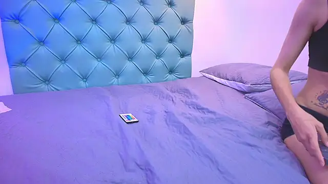 Tinny and Candy online show from February 17, 2025, 4:37 pm