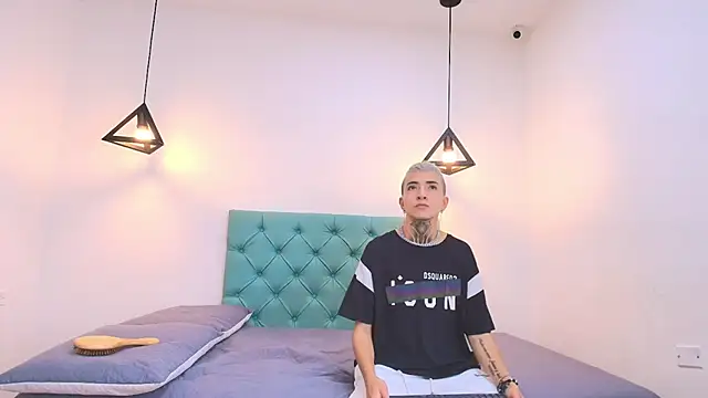 Tinny and Candy online show from February 27, 2025, 1:28 pm