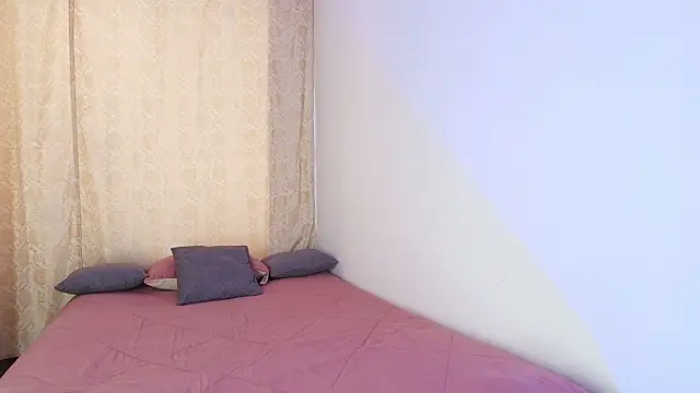 Tinny and Candy online show from February 9, 2026, 6:12 pm