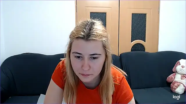 Snapshot of VioletaFlower7 chatting on March 7, 2025, 9:17 pm VioletaFlower7 online show from March 7, 2025, 9:17 pm