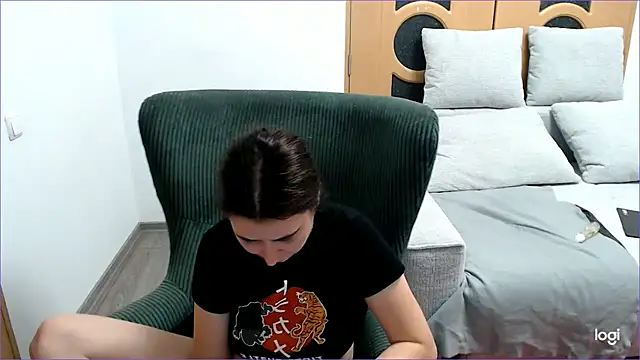 Snapshot of VioletaFlower7 chatting on November 8, 2025, 8:18 pm VioletaFlower7 online show from November 8, 2025, 8:18 pm