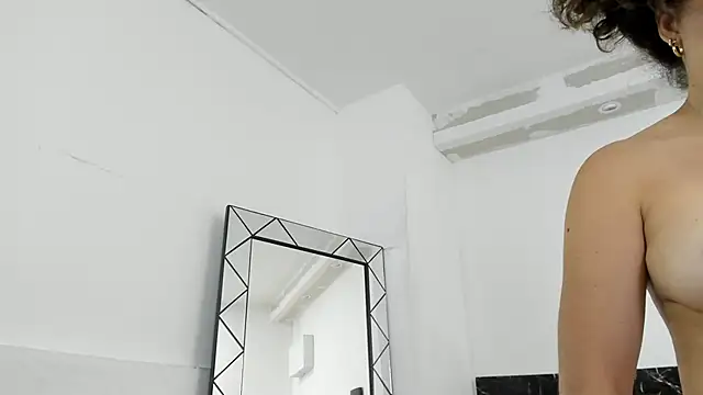 Snapshot of Juliabadlee chatting on January 8, 2025, 2:25 am Juliabadlee online show from January 8, 2025, 2:25 am