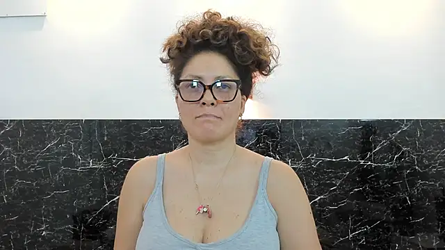 Snapshot of Juliabadlee chatting on February 23, 2025, 12:19 am Juliabadlee online show from February 23, 2025, 12:19 am