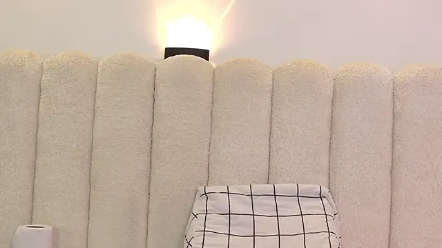 Snapshot of Juliabadlee chatting on November 22, 2025, 8:19 pm Juliabadlee online show from November 22, 2025, 8:19 pm