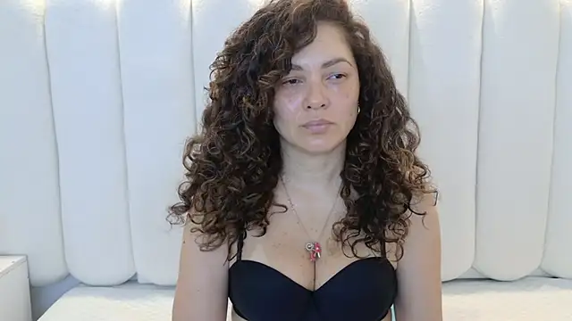 Snapshot of Juliabadlee chatting on December 2, 2025, 8:26 pm Juliabadlee online show from December 2, 2025, 8:26 pm