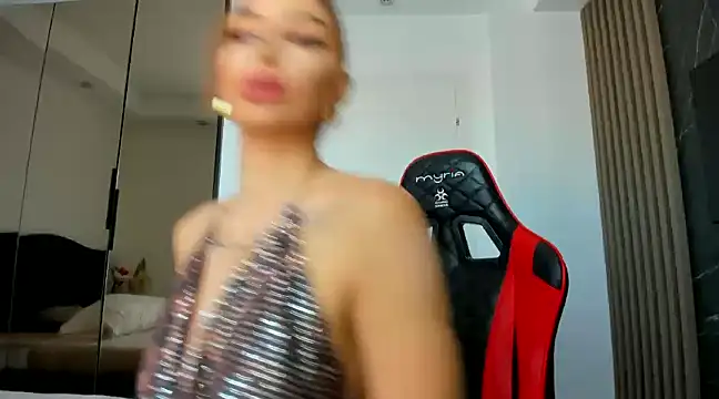 Snapshot of Alessa_Burns chatting on December 17, 2024, 7:50 am Alessa Burns online show from December 17, 2024, 7:50 am