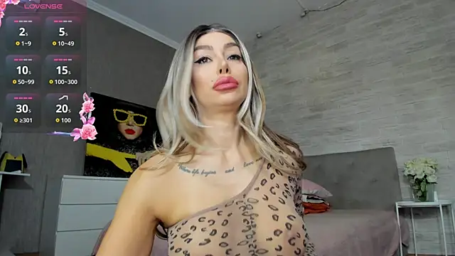 Snapshot of Alessa_Burns chatting on September 15, 2025, 6:35 am Alessa Burns online show from September 15, 2025, 6:35 am