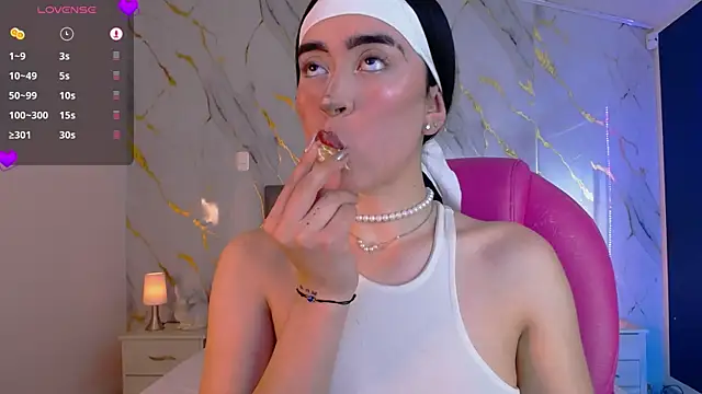 Snapshot of Julieta_De_Los_Angeles chatting on January 10, 2025, 3:29 am Julieta De Los Angeles online show from January 10, 2025, 3:29 am