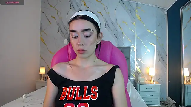 Snapshot of Julieta_De_Los_Angeles chatting on January 30, 2025, 3:33 am Julieta De Los Angeles online show from January 30, 2025, 3:33 am