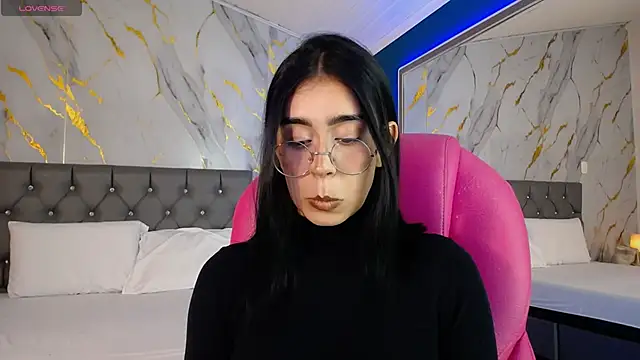 Snapshot of Julieta_De_Los_Angeles chatting on February 4, 2025, 3:54 am Julieta De Los Angeles online show from February 4, 2025, 3:54 am